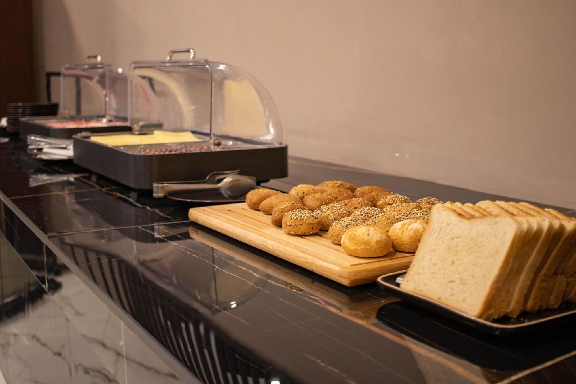 Emma Hotel Bologna Fiera Granarolo dell'Emilia Luaran gambar